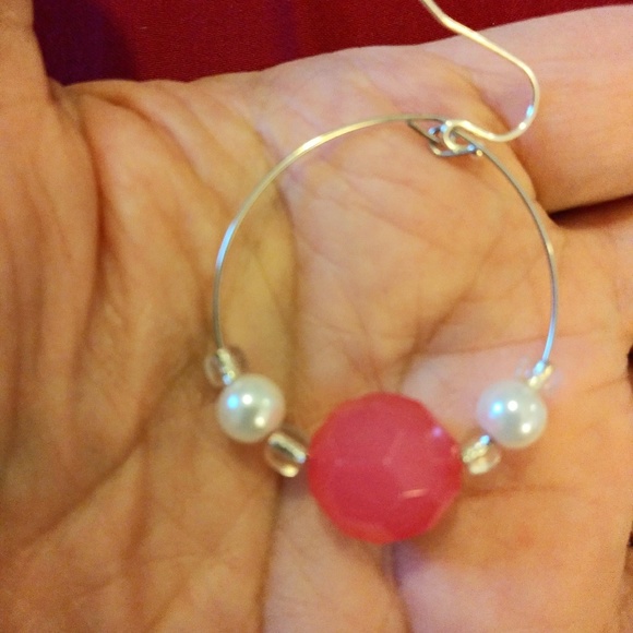 THREE PAIR HAND CRAFTED EARRINGS - Picture 7 of 8